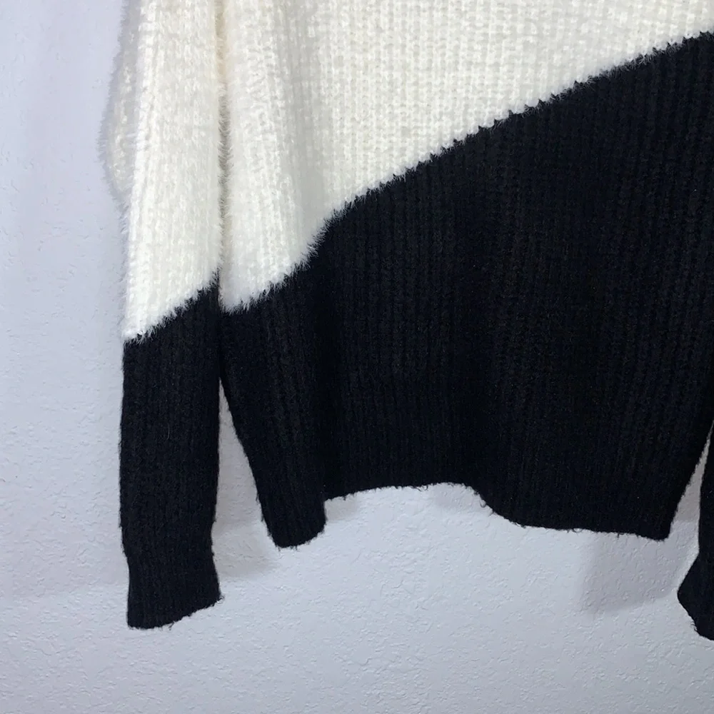 Cocobleu New York Eyelash Knit Colorblock Sweater (Size S)